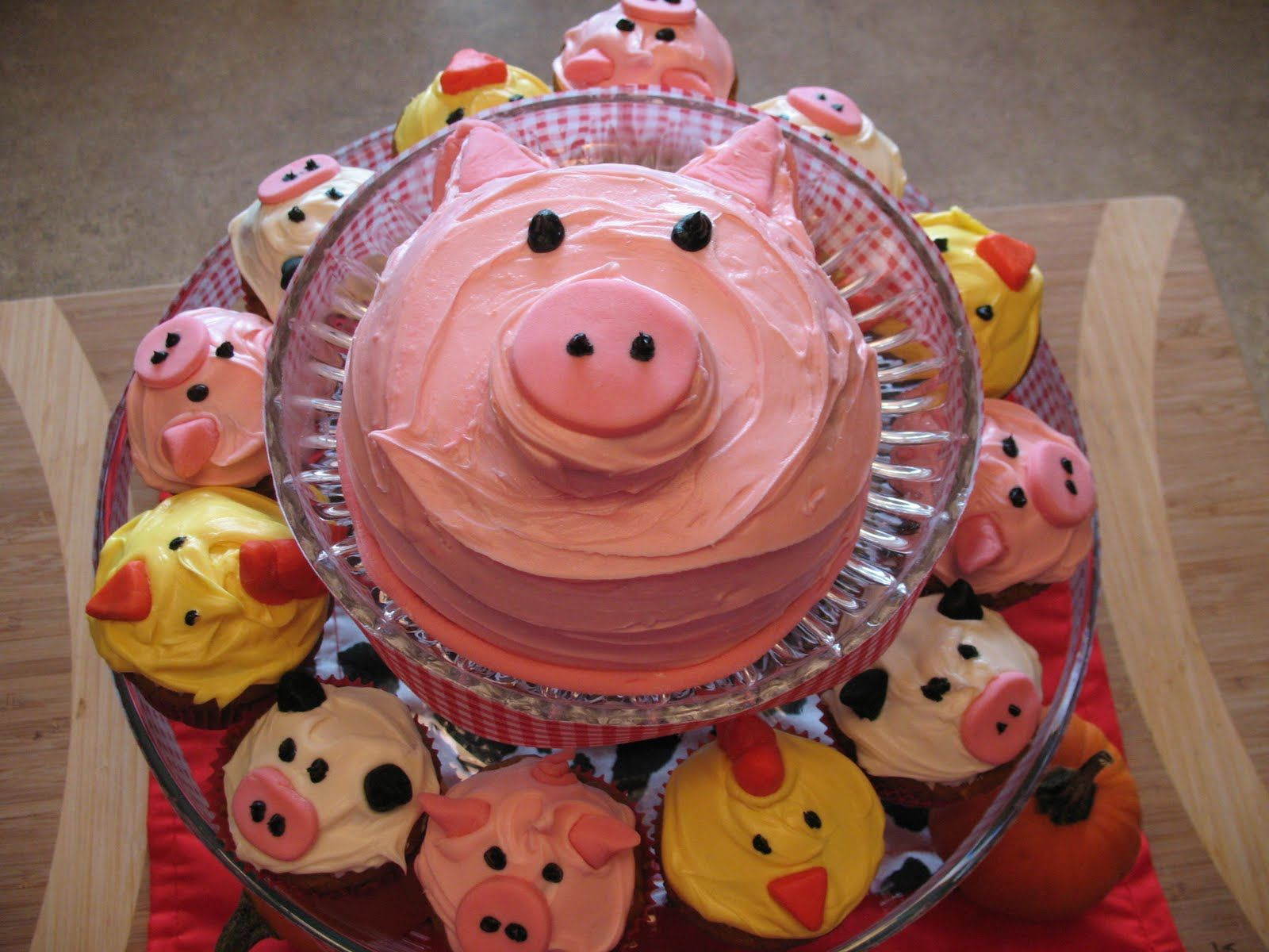 Farm Animals Cake Girl