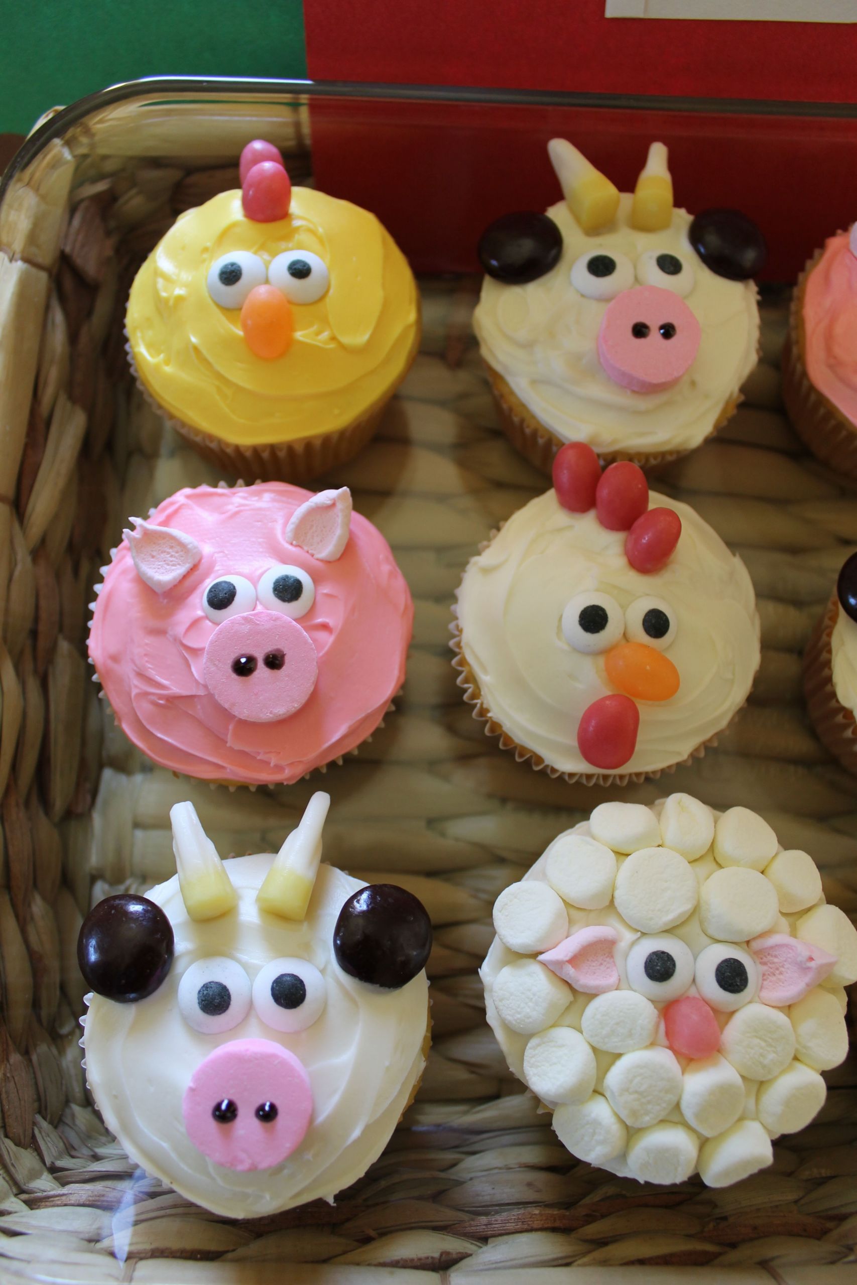 Farm Animals Cupcakes Simple